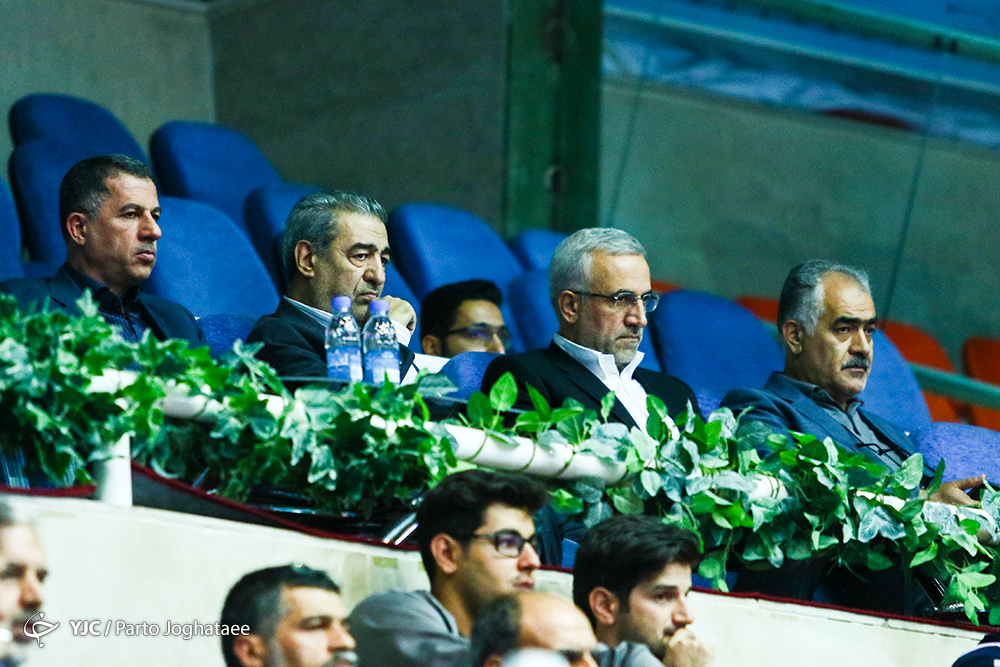 ضیایی تماشاگر بازی سایپا و خاتم