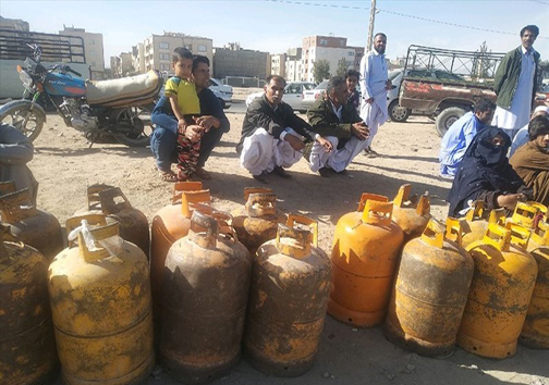 کمبود گاز در سیستان و بلوچستان داد مردم را درآورد + تصاویر