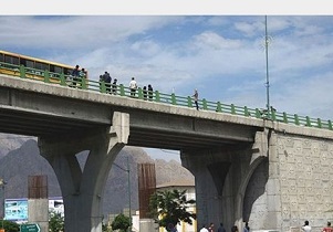 سقوط خانم ۲۱ ساله از پل سهروردی