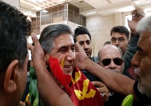 استقبال هواداران تیم فولاد خوزستان  از سرمربی جدید