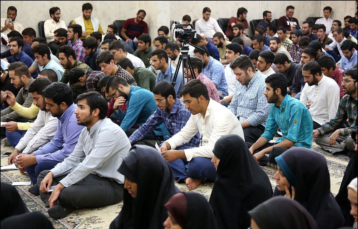 دانشجو نماد ایستادگی ، آزادی و حق طلبی / استقلال و آبادانی کشور در سایه همت دانشجویان دانشجو نماد ایستادگی ، آزادی و حق طلبی / استقلال و آبادانی کشور در سایه همت دانشجویان