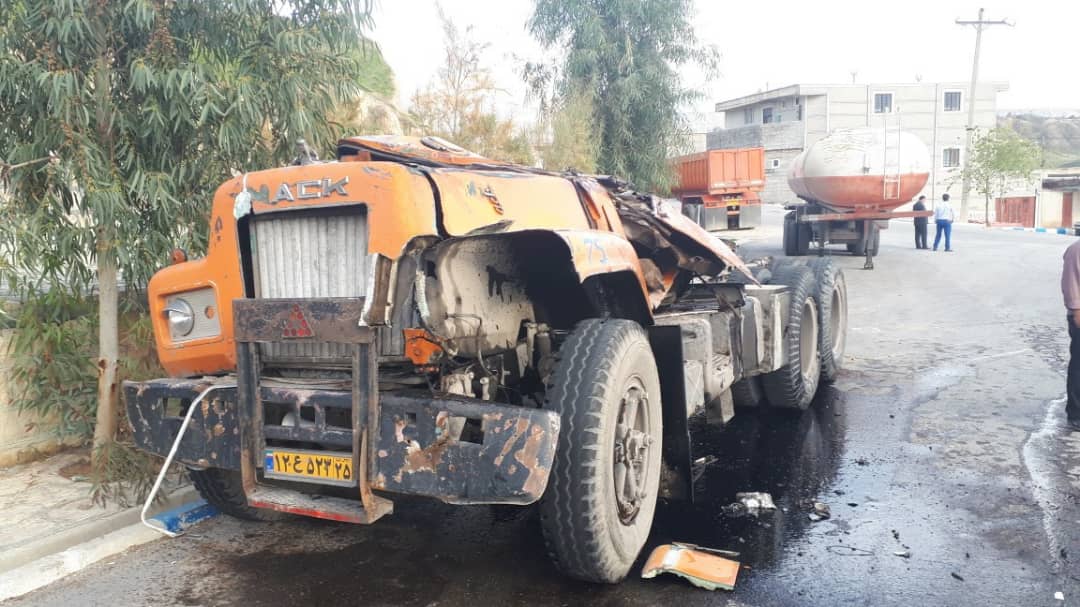 واژگونی یک دستگاه تریلر در روستای بهمن آباد