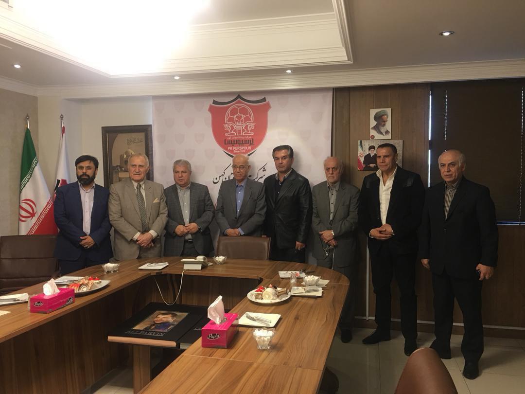 جلسه بزرگان پرسپولیس برگزار شد/ گرشاسبی با پیشکسوتان به ملاقات وزیر می&zwnj;رود