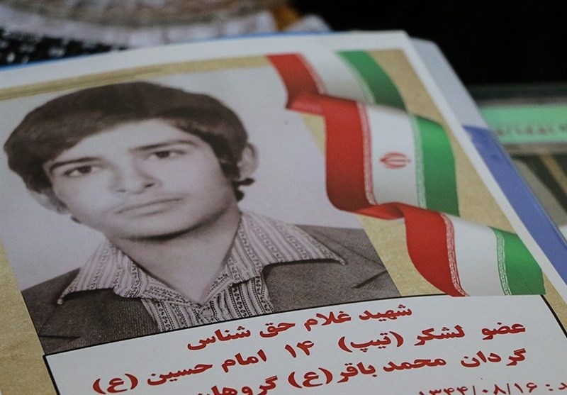 لحظه پیدا شدن پیکر مطهر  شهید  حق شناس بعد از ۳۶ سال+ فیلم