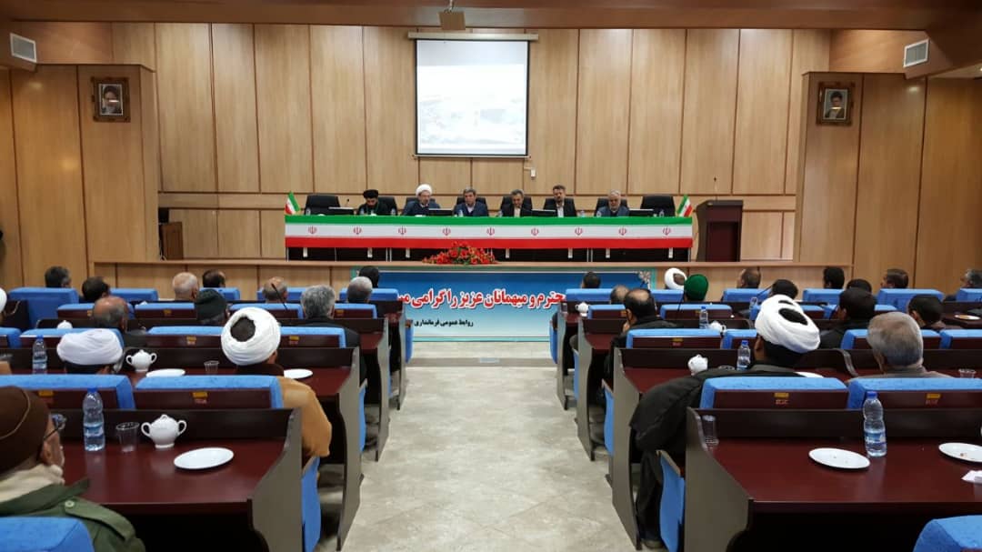 نگاه به مشهد دو نگاه متناقض سیاحتی یا زیارتی است