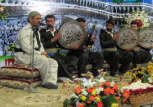 اجرای  مراسم مولودی خوانی در سالن  وحدت شهرستان مهاباد
