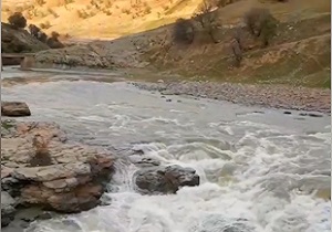 نمایی از رودخانه پر آب "سزار" در لرستان + فیلم