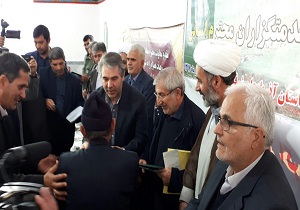 اهدای سند ۱۴۱ منزل مسکونی به اهالی بخش فیروز شهرستان کوثر/250 میلیارد ریال وام یارانه دار برای اشتغال روستایی