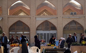 میدان امام علی(ع) اصفهان رونق گذشته اش را باز می‌ یابد