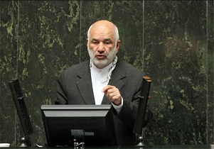 دولت نسبت به مصوبات شورای عالی آب بی‌توجه است/برداشت های بی رویه از زاینده رود هنوز ادامه دارد