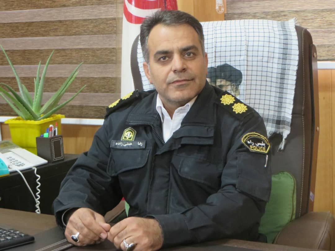 رانندگان عزیز با احتیاط رانندگی کنند جاده ها لغزنده هستند