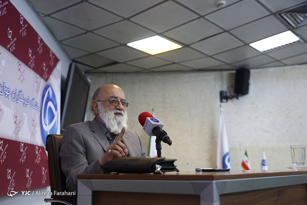 پاسخ آمریکا به نامه کمک مصدق فرستادن دلار برای ایجاد کودتای ۲۸ مرداد بود/شاهد پخش شدن دلارهای آمریکایی میان کودتاچیان بودم/ناگفته&zwnj;های چمران از وضعیت خانواده&zwnj;های 16 آذر