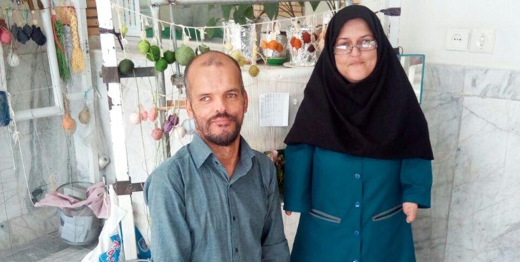 هنرنمایی، بدون انگشت روی دار قالی هنرنمایی، بدون انگشت روی دار قالی