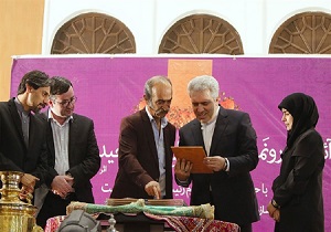 رونمایی از قرآن سفالی جهان در مهدیشهر