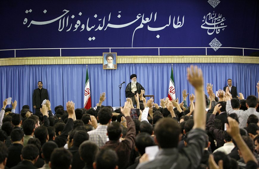 نمونه&zwnj;هایی از سوال، اعتراض، مطالبه دانشجویان در دیدار با رهبر&zwnj; انقلاب+ فیلم