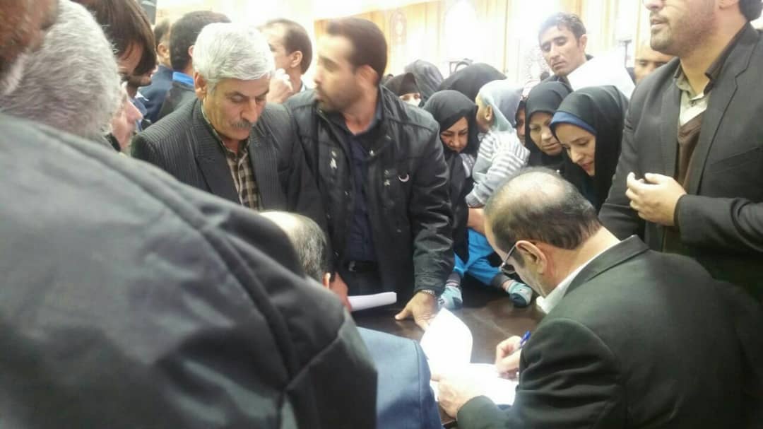 حضور استاندار ایلام در میز خدمت