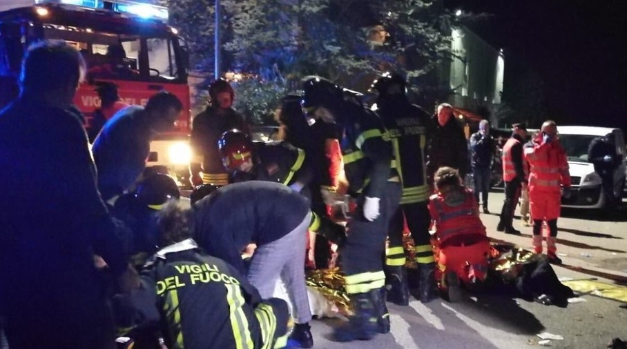 دستکم ۱۲۶ کشته و زخمی بر اثر ازدحام جمعیت در یک باشگاه شبانه در ایتالیا دستکم ۱۲۶ کشته و زخمی بر اثر ازدحام جمعیت در یک باشگاه شبانه در ایتالیا