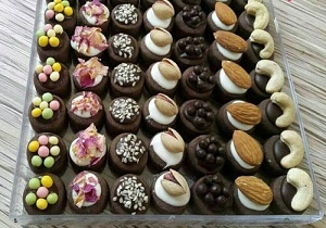 کمبودی در بازار شیرینی نداریم