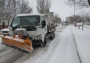 برف‌روبی ۷۰ کیلومتر از محورهای مواصلاتی استان کرمانشاه