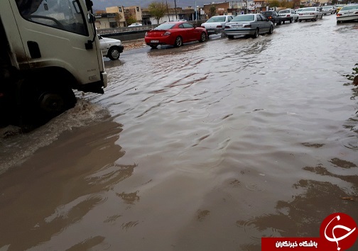 بارش باران و سریال همیشگی آبگرفتگی معابر شهر خرم آباد