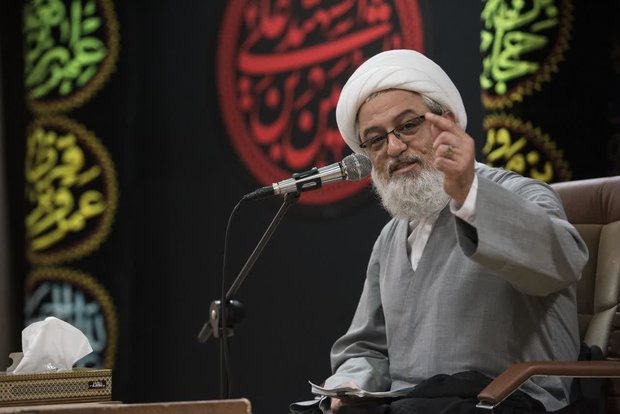 پرچم&zwnj;های قبیله&zwnj;ای باید زیر پرچم اربعین قرار گیرد