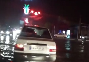 آبگرفتگی شدید خیابان در تاکستان + فیلم