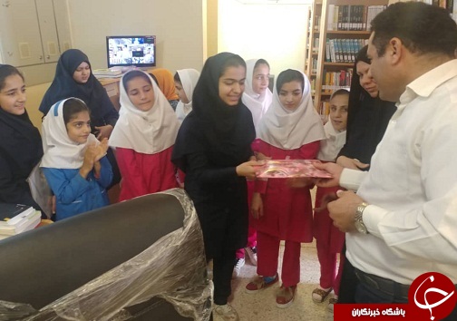 کتابخانه حکیم طوس لالی میزبان دانش آموزان پایگاه مقاومت حضرت نرجس (س) کتابخانه حکیم طوس لالی میزبان دانش آموزان پایگاه مقاومت حضرت نرجس (س)
