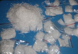 کشف بیش از ۲ کیلو شیشه در رشت