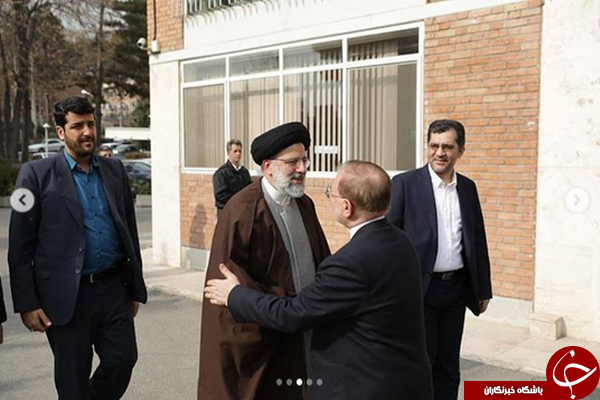 استقبال پرشور دانشجویان دانشگاه شهید بهشتی از حضور حجت&zwnj;الاسلام رئیسی در این دانشگاه+عکس