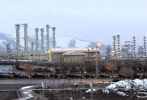 دیدار رئیس کمیسون امنیت ملی  از کارخانه آب سنگین اراک