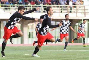 صدرنشینی پرسپولیس روی بال شاهین/ گل گهر به رده دوم رسید
