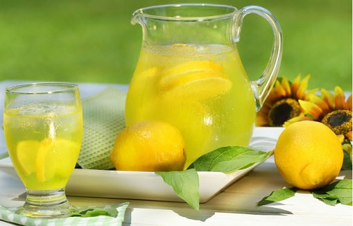 شربتی گیاهی برای رفع زخم دهان و گلو/ خانم&zwnj;ها با این نوشیدنی سرطان سینه را دور بزنند