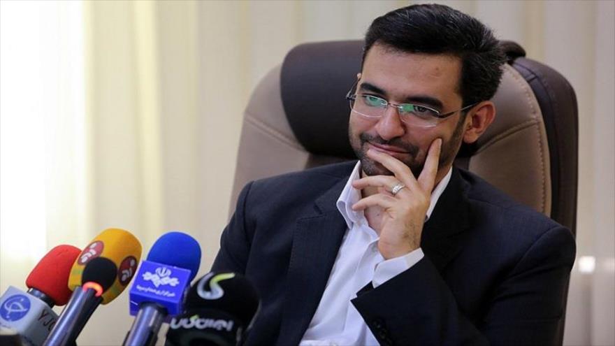 کاظمی\وزیر ارتباطات خواستار اتصال دستگاه&zwnj;های اجرایی به دولت الکترونیک شد