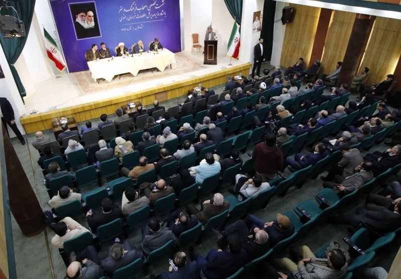 اصحاب فرهنگ و هنر زمینه‌ساز تحول باشند/تحولات فرهنگی موثرترین و وسیع‌ترین تحول است