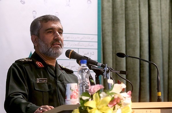 نگاه جهادی از ابتدای انقلاب تاکنون حلال مشکلات بوده است/غرب گرایان از تریبون رسمی کشور به انقلابیون توهین می&zwnj;کنند