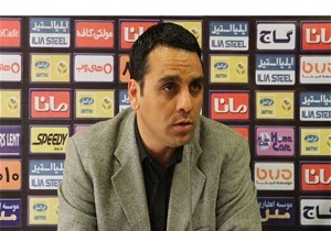 فتاحی: نمی‌دانم عاملان پرتاب ۳۰ نارنجک در بازی سپاهان - پرسپولیس چه سودی بردند