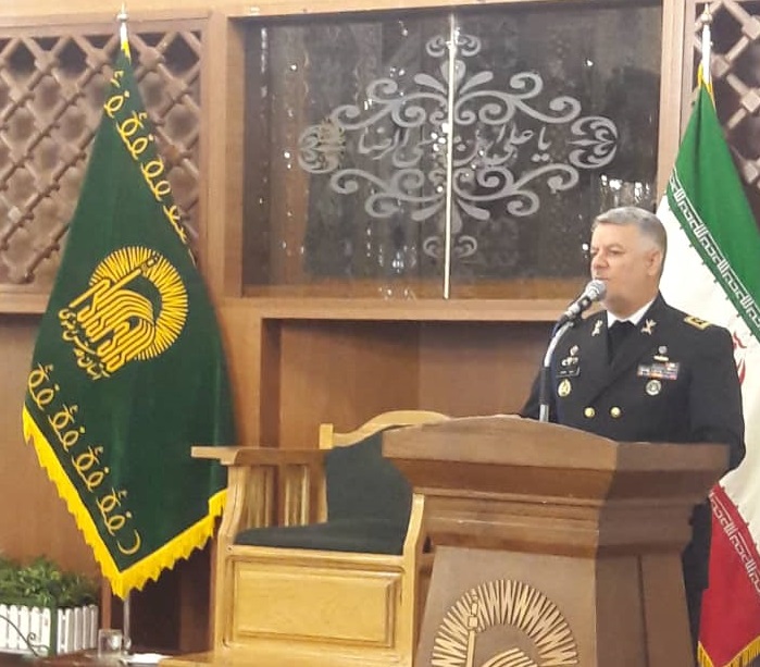 انگشتان فرزندان انقلاب برای دفاع روی ماشه است