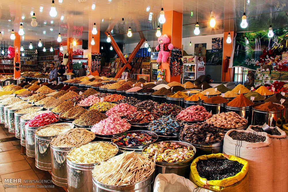 نمایشگاه ویژه شب یلدا در مهاباد گشایش یافت