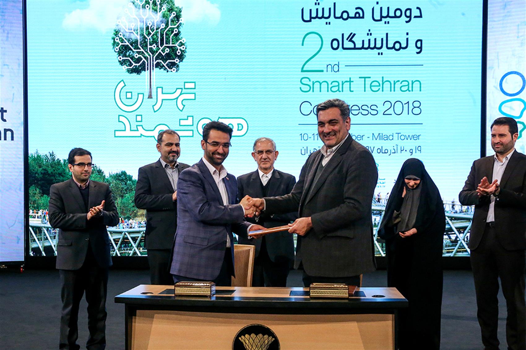 آذری جهرمی و حناچی صورت گرفت؛تفاهم نامه توسعه همکاری امضا کردند