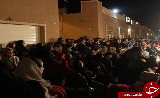 آغاز دومین جشنواره تئاتر خیابانی چتر زندگی در یزد + آلبوم تصویر