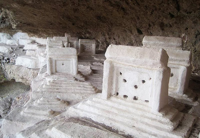 مردگان خوابیده در ارتفاع + عکس