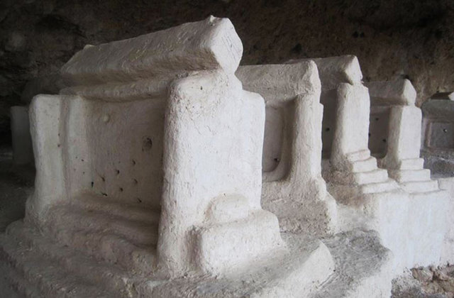 مردگان خوابیده در ارتفاع + عکس