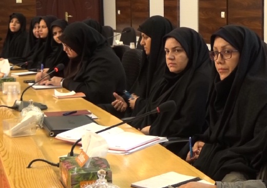 برگزاری کمیته بانوان تفرش با محوریت افزایش نشاط اجتماعی