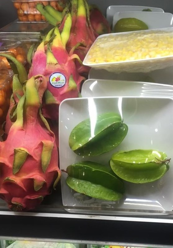 گزارشی از فقر و غنا در تهران / غذای لاکچری نشین&lrm;ها از &laquo;ژامبون گوزن&raquo; تا &laquo;سیب چوبی و موز قرمز&raquo;+تصاویر