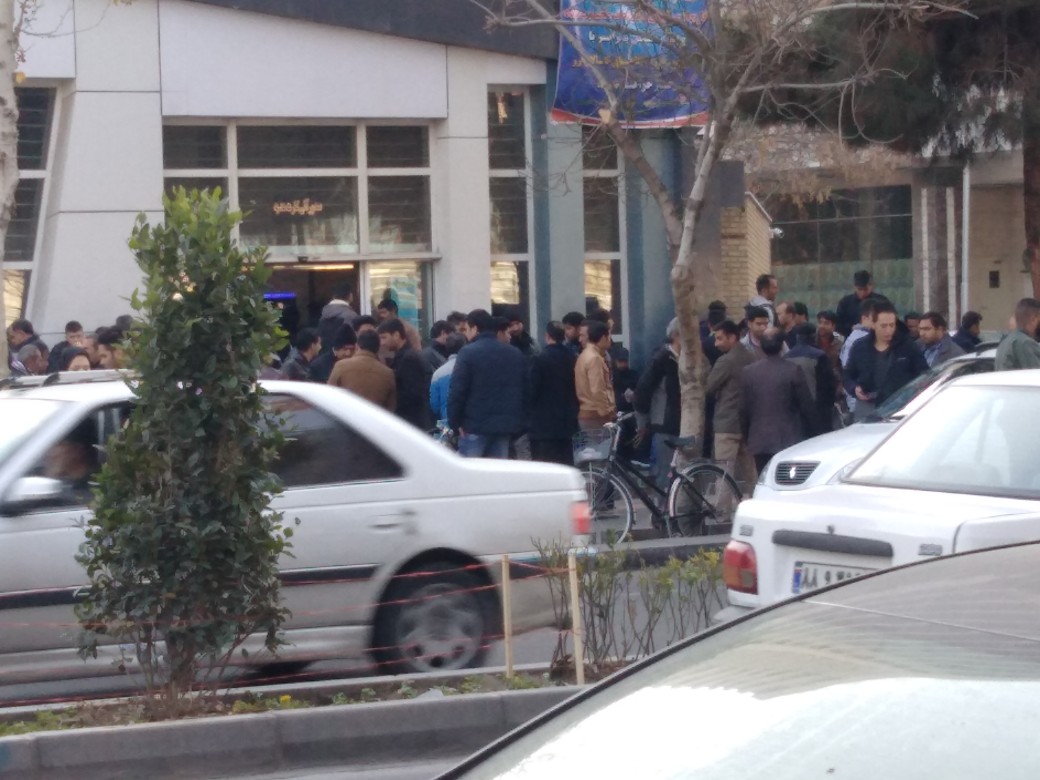 نرخ دلار به زیر ۱۰ هزار تومان رسید