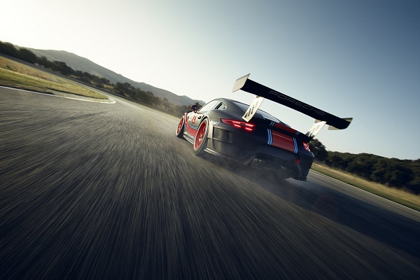پورشه 911 GT2 RS Clubsport برای حضور در مسابقات بین&zwnj;المللی ساخته می&zwnj;شود +تصاویر