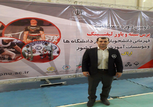 داور مهابادی مسابقات بدنسازی دانشجویان کشور را قضاوت میکند