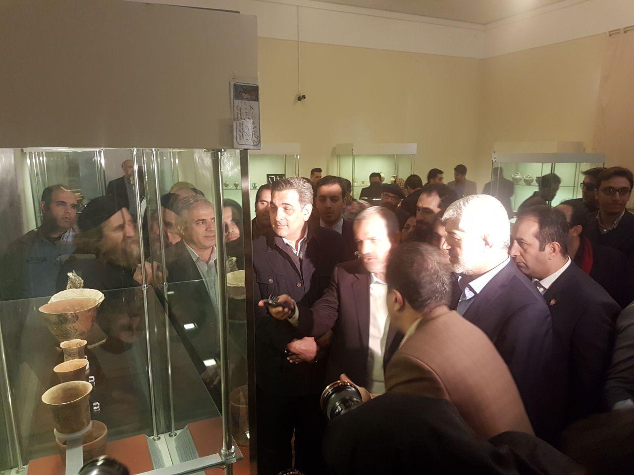 حناچی نمایشگاه میراث باستان&zwnj;شناسی تهران را افتتاح کرد/ بازدید از موزه تا 7 دی ماه برای شهروندان رایگان است