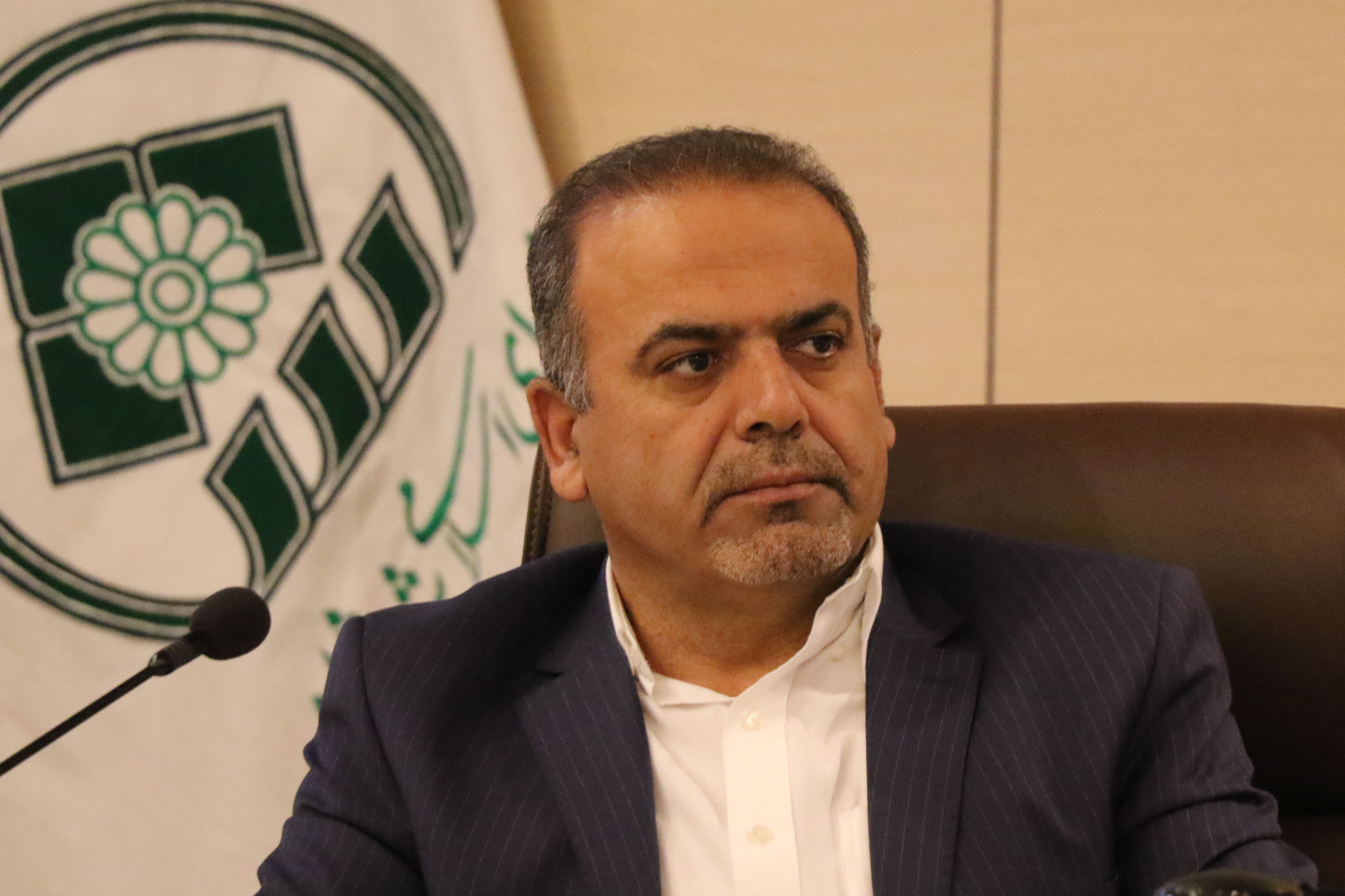 افتخار شیراز به گردشگری است نه برج سنگی و پل بتنی