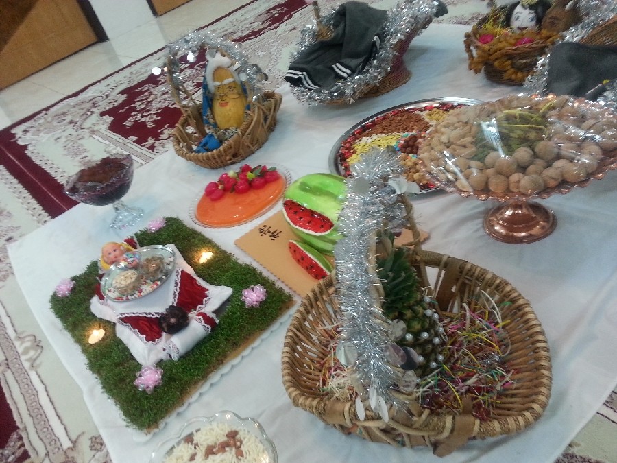 چرا برای عروس شب چله ای می بریم /طَبَق پیش کشی شب یلدا برای  تازه عروس